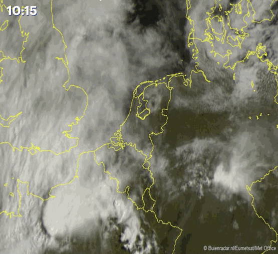 Update: Enorme "ploffer" in de maak boven NW Frankrijk