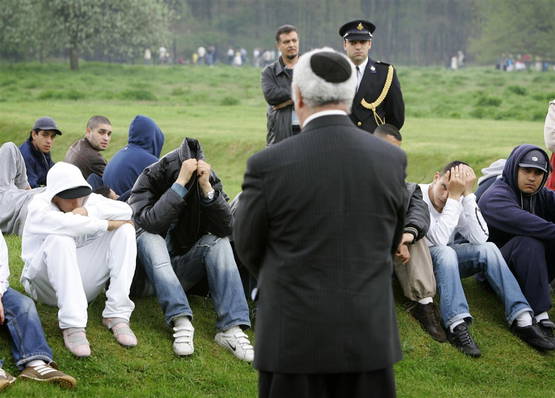 Wegkijken waar je bij zit, Westerbork 2005