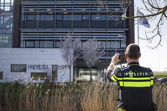 Ondertussen in Almere. Vestiging beklad