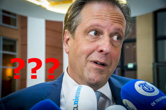 De maagdelijkheid van Piper Perri De maagdelijkheid van Piper Perri