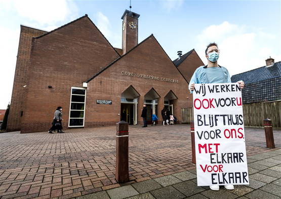 Barneveld. Zorgverlener Chris is erbij