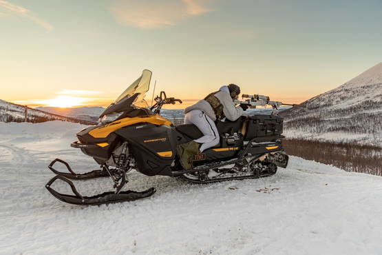 Huh een sneeuwscooter zonder iemand erop!!!