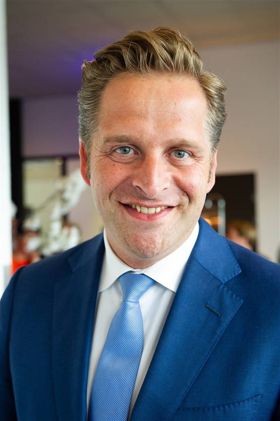 2018 Hugo de Jonge. "Manager Belastingdienst, vierde verdieping"