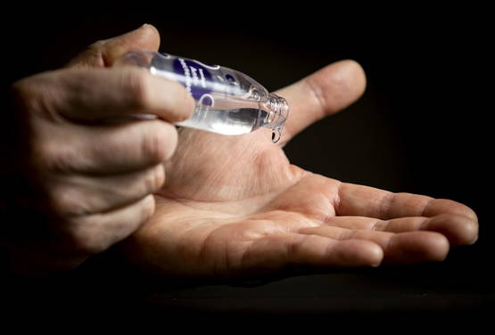Laatste flesje handgel van Nederland. 1500 euro Laatste flesje handgel van Nederland. 1500 euro