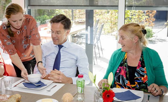 Romantisch samen een Bumaatje trekken Romantisch samen een Bumaatje trekken