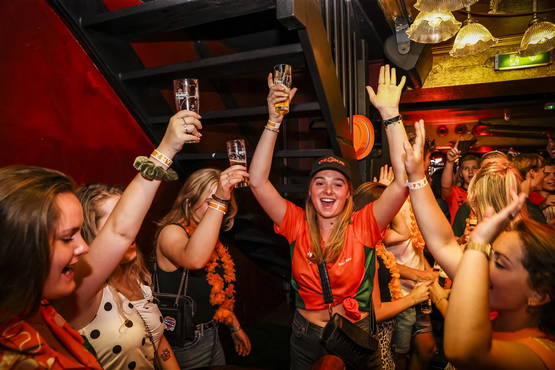 MANVIS 3-2 TOCH FEEST IN DE KROEG MANVIS 3-2 TOCH FEEST IN DE KROEG
