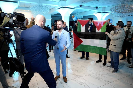 Ondertussen bij de lange arm van Gaza (3 zetels) Ondertussen bij de lange arm van Gaza (3 zetels)