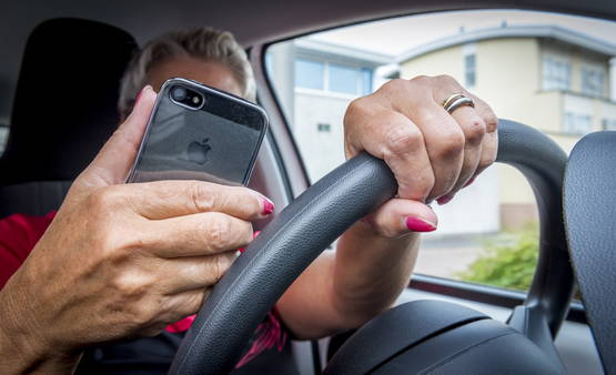 O WAT ALS ER NU EEN AUTO AANKOMT. WAT DAN.