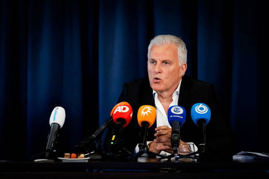 ziehier: het moment dat Peter zijn doodsvonnis tekende