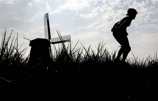 Bertolft gaat van links naar rechts