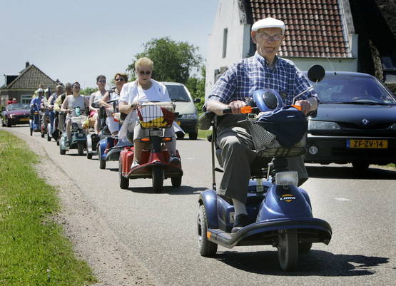 Verdomme zelfs de politie op een scootmobiel