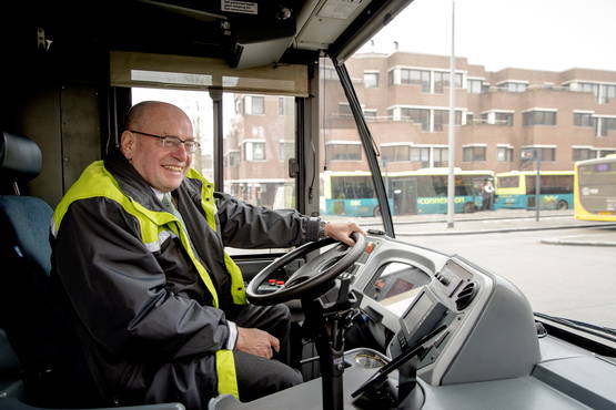 Foto 7. Ex-staatssecretaris Fred Teeven is thans buschauffeur bij Conexxion