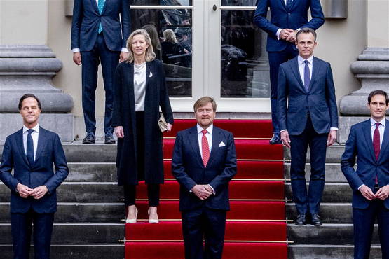 De koning & heel Rutte IV