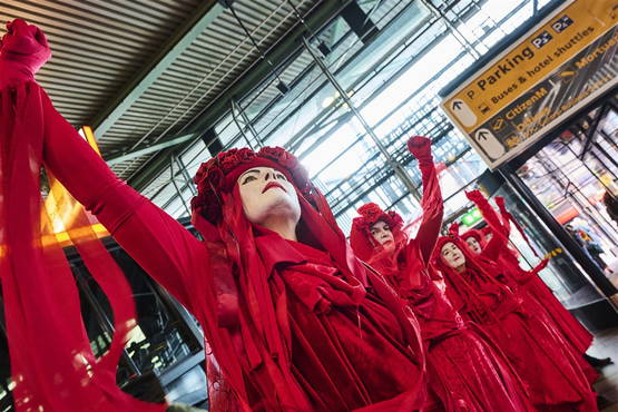 Ontkerkelijkte vrouwen (Schiphol en Utrechtsebaan)