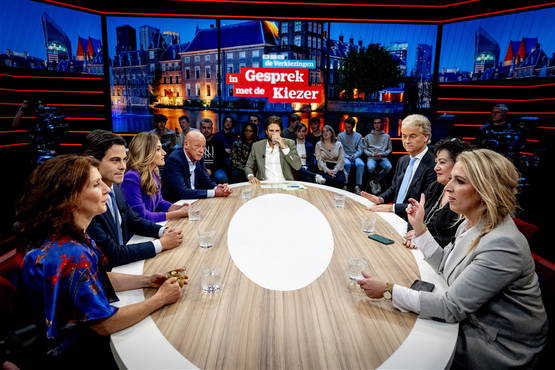 Het wordt een talkshowdebat. Let op: Wilders tegenover Yesilgöz