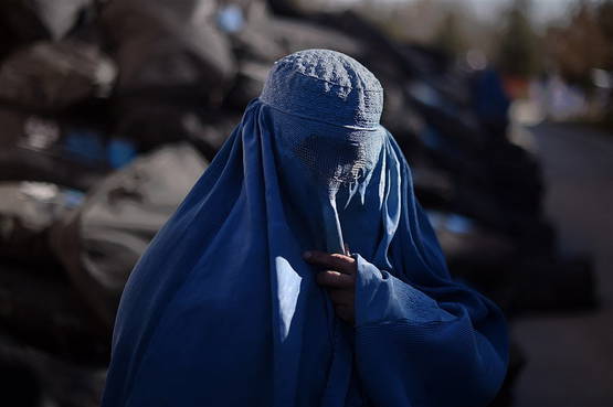 3 op de schaal van Snel (chador chic)